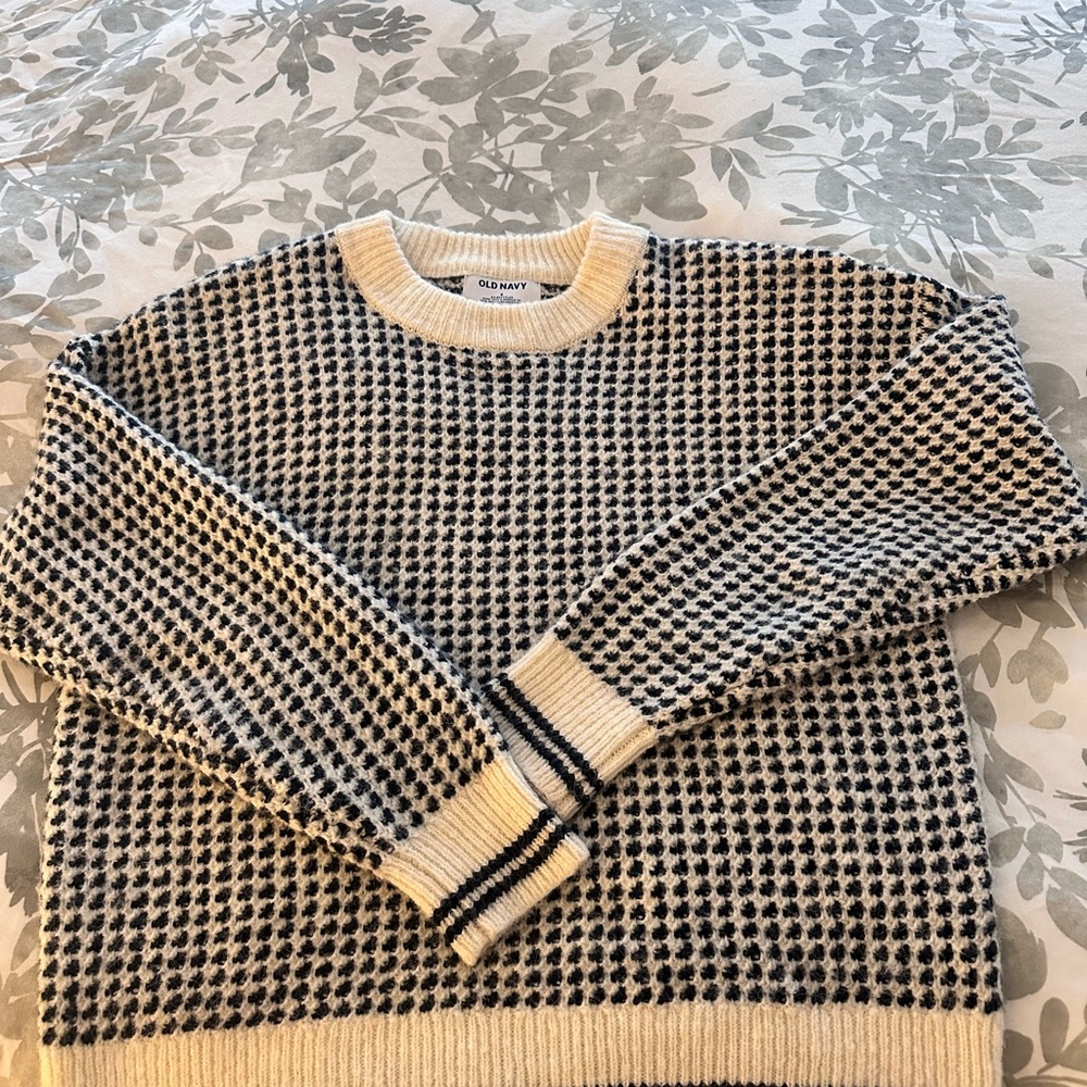 Old Navy Cream and Navy Blue Sweater